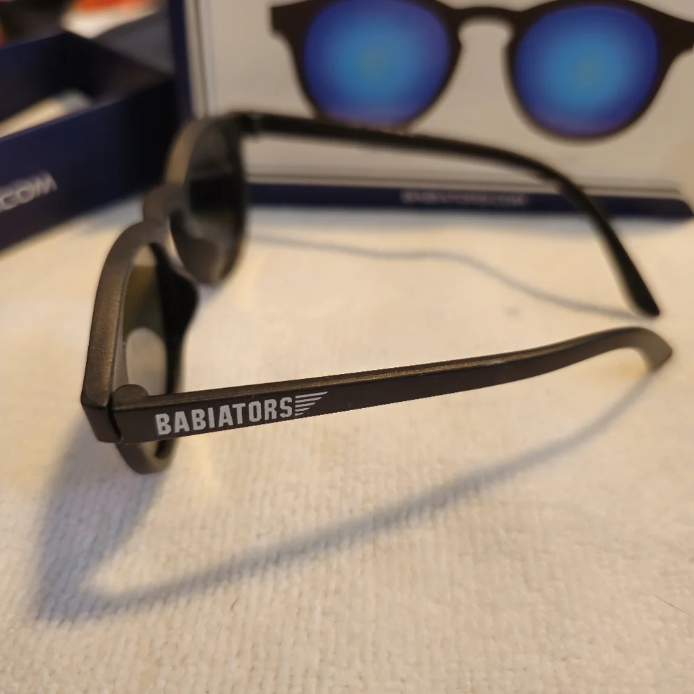 Babiators POLARIZED 100% UV PROTECTION Sunglasses BPA FREE Blue Mirrored Age 3-5